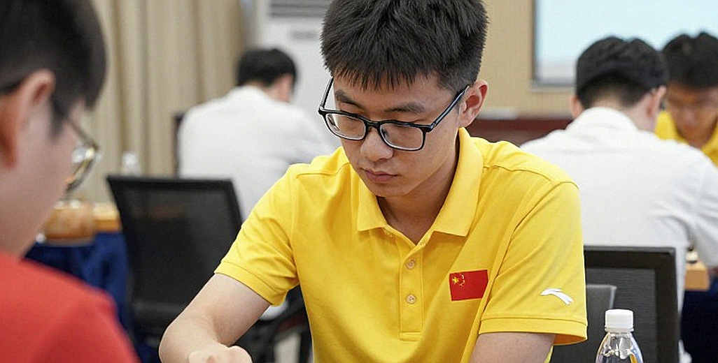 ChessBase Magazine #225: 27 Miniatures Hấp Dẫn Từ Chess Festival Prague 2026 Với Phân Tích Chi Tiết Của Aravindh, Giri, Gurel Và Navara