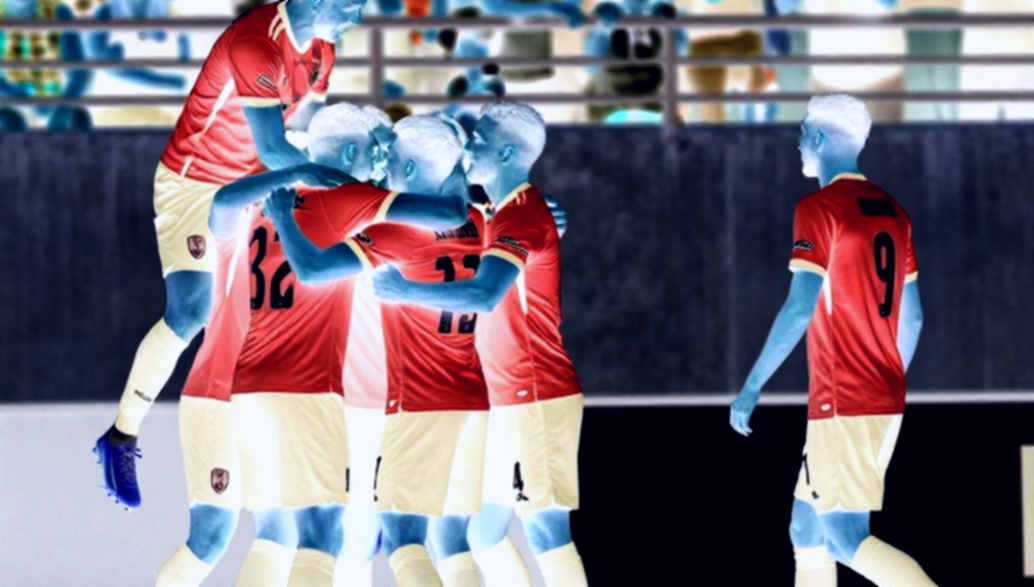 Cú va chạm ở chấm đá phạt: Khi Chelsea mất thủ môn, và mất luôn cả một phần bản sắc