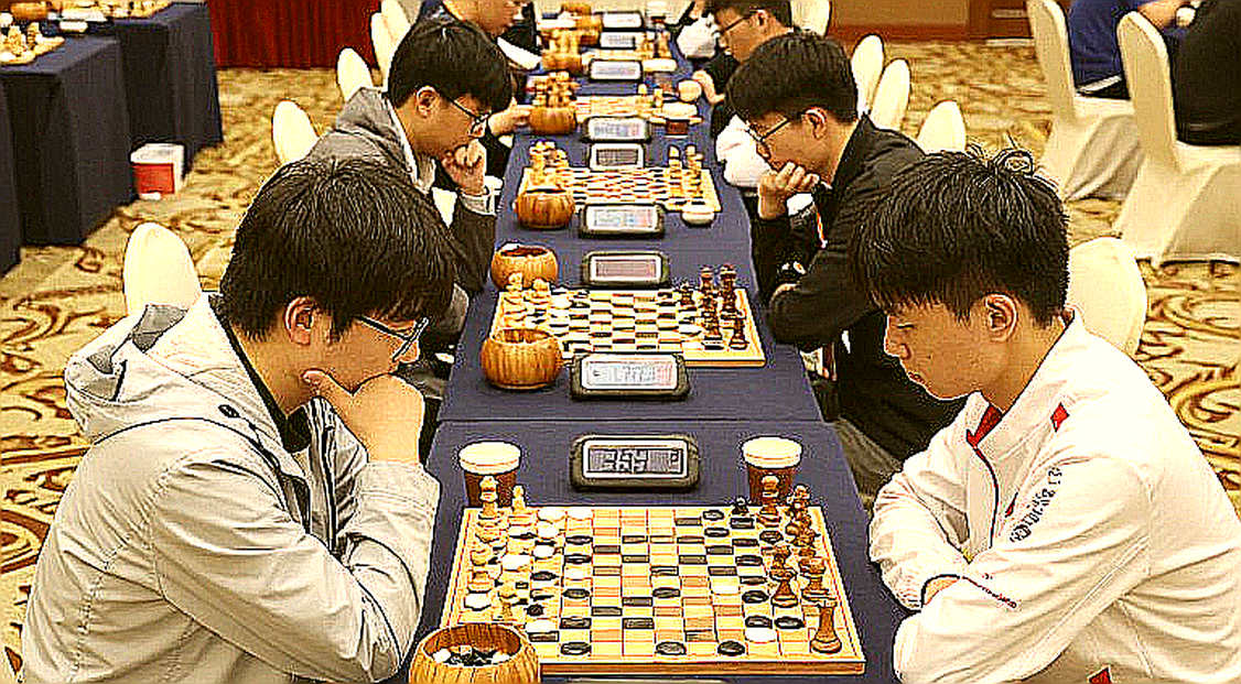 Lời khen của huấn luyện viên Misra và khoảng lặng phía sau tấm huy chương vàng Olympiad Lời khen của huấn luyện viên Misra và khoảng lặng phía sau tấm huy chương vàng Olympiad
